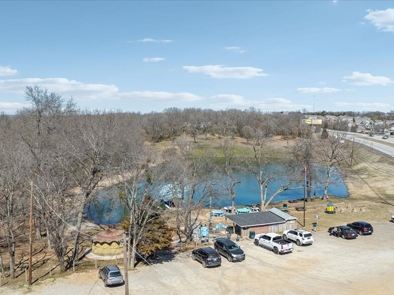 More Photos Of 1830 N Highway 66, Catoosa Freestanding For Sale