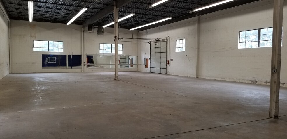 More Photos Of 3 North St, Waldwick Light Distribution For Sale