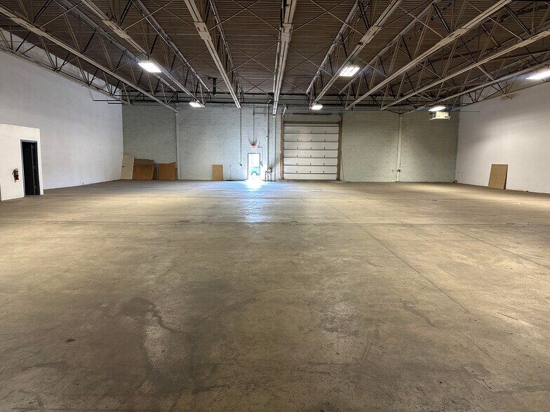 More Photos Of 109 Pike Cir, Huntingdon Valley Light Manufacturing For Sale