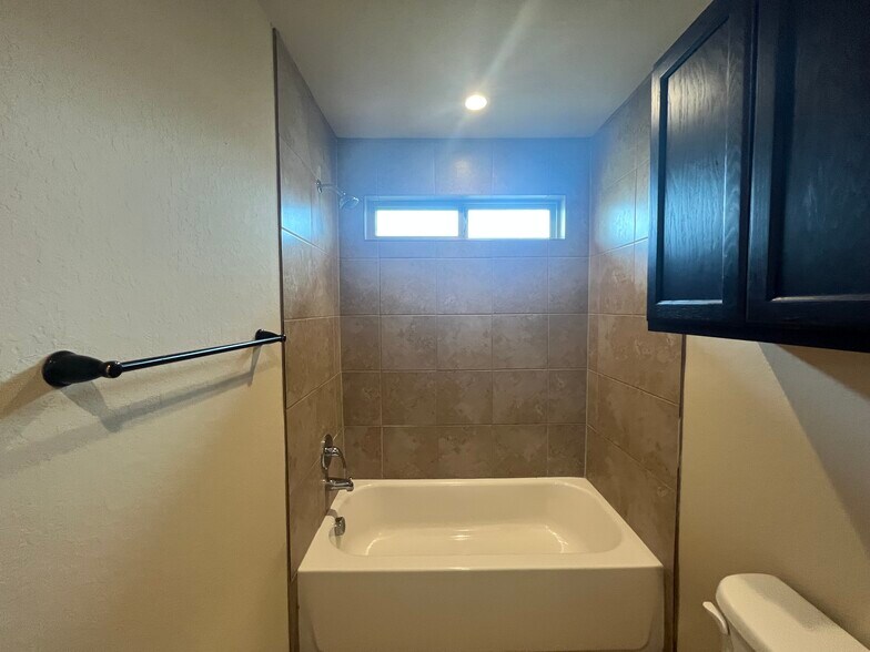 More Photos Of 7014 Donovan Way, San Antonio Apartments For Sale