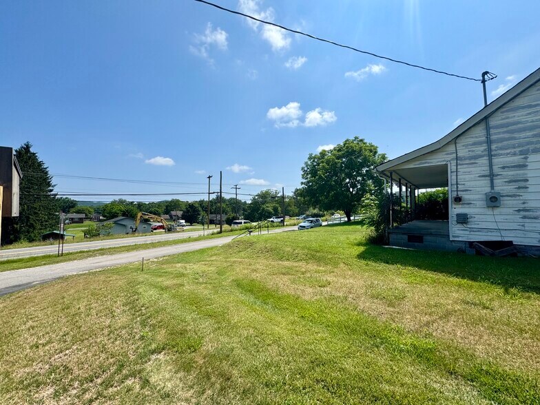 More Photos Of 1388 Ritter Dr, Daniels Freestanding For Sale