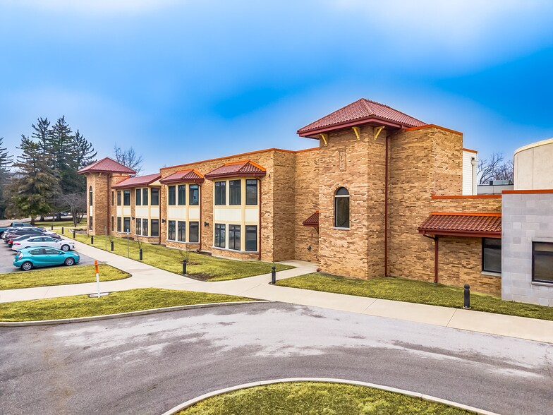 More Photos Of 25 Victory Noll Dr, Huntington Healthcare For Sale