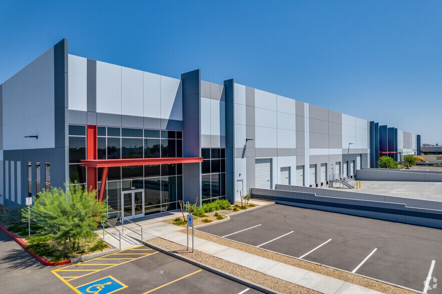 More Photos Of 4250 E Superior Ave, Phoenix Warehouse For Lease