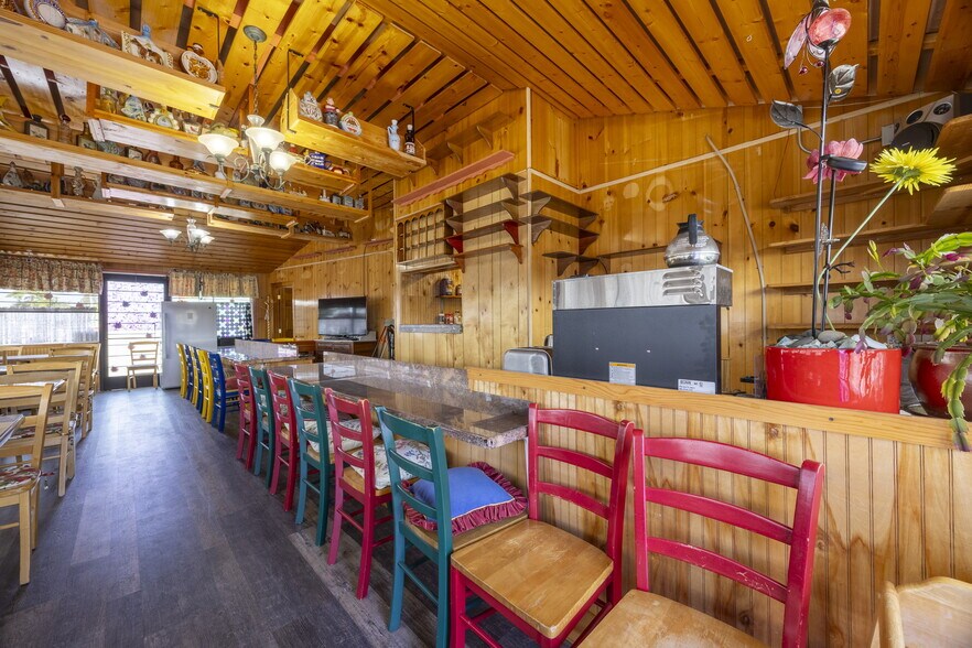 More Photos Of 815 Main Ave, Tillamook Hotel For Sale