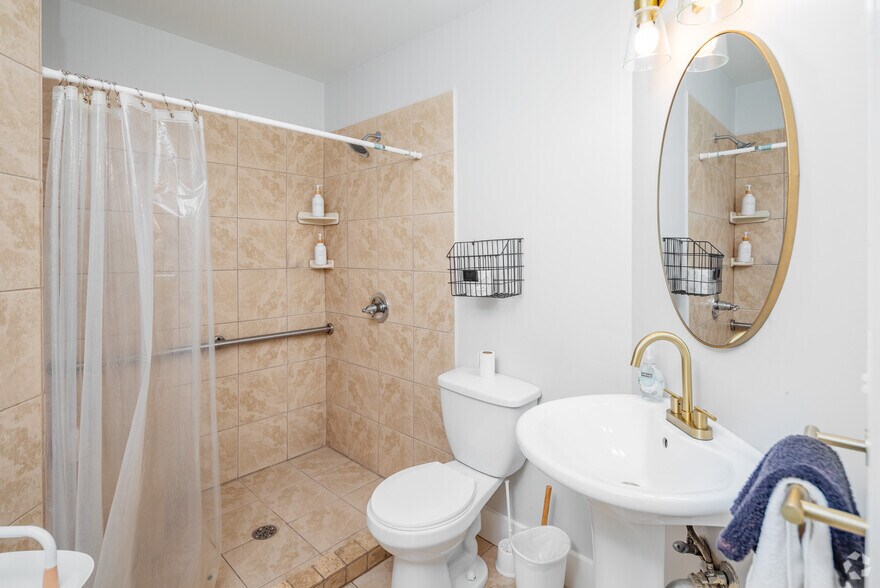 More Photos Of 415 Humphreys St, Nashville Apartments For Sale