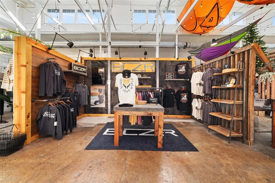 More Photos Of 508 N Center Ave, Brownwood Department Store For Sale