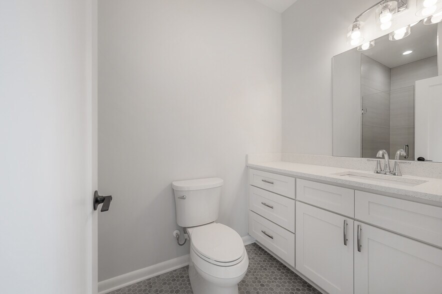 More Photos Of 3921 State St, Tampa Specialty For Sale