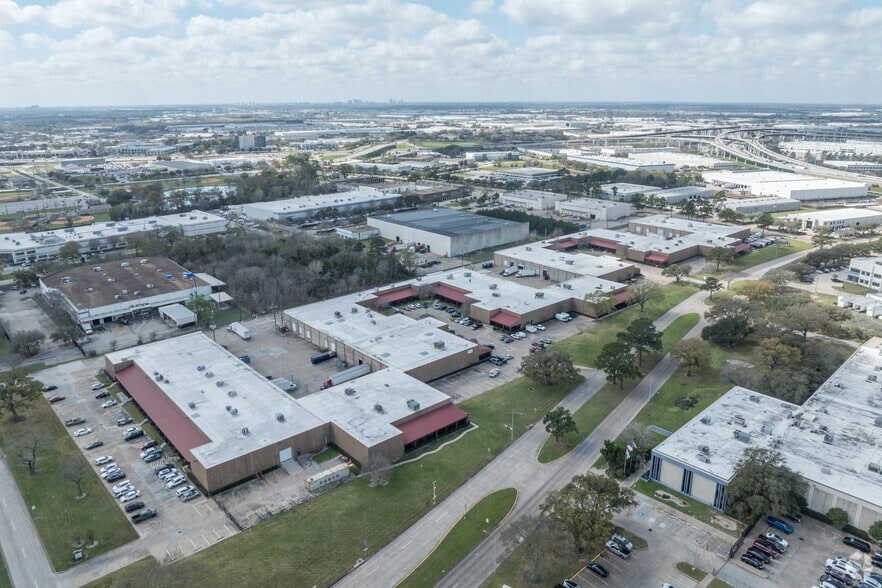 More Photos Of 9777 W Gulf Bank Rd, Houston Warehouse For Lease