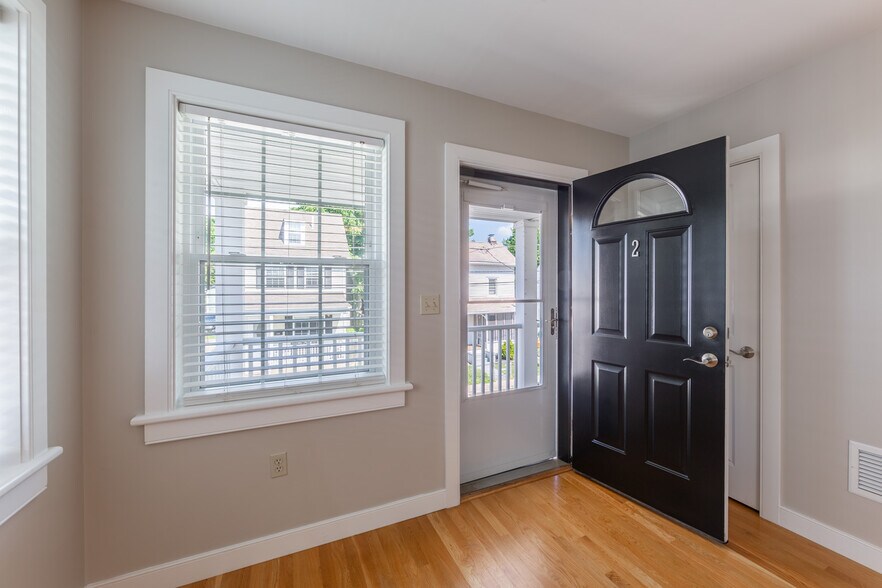More Photos Of 123 Garrett Ave, Bryn Mawr Apartments For Sale