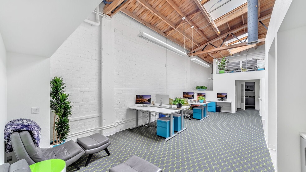 More Photos Of 4010 Goldfinch St, San Diego Loft Creative Space For Sale