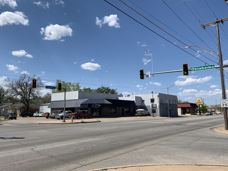 Primary Photo Of 320 S Van Buren St, Enid Freestanding For Lease