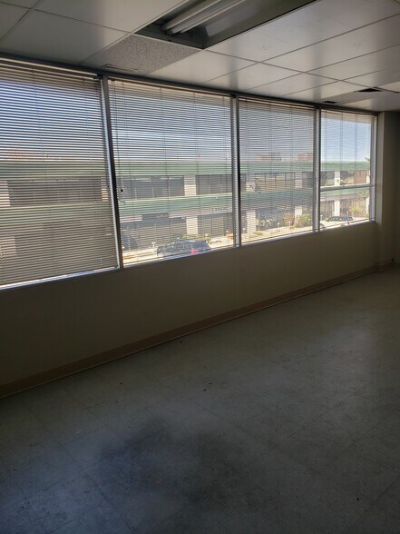 More Photos Of 3610 29th St NE, Calgary Warehouse For Sale