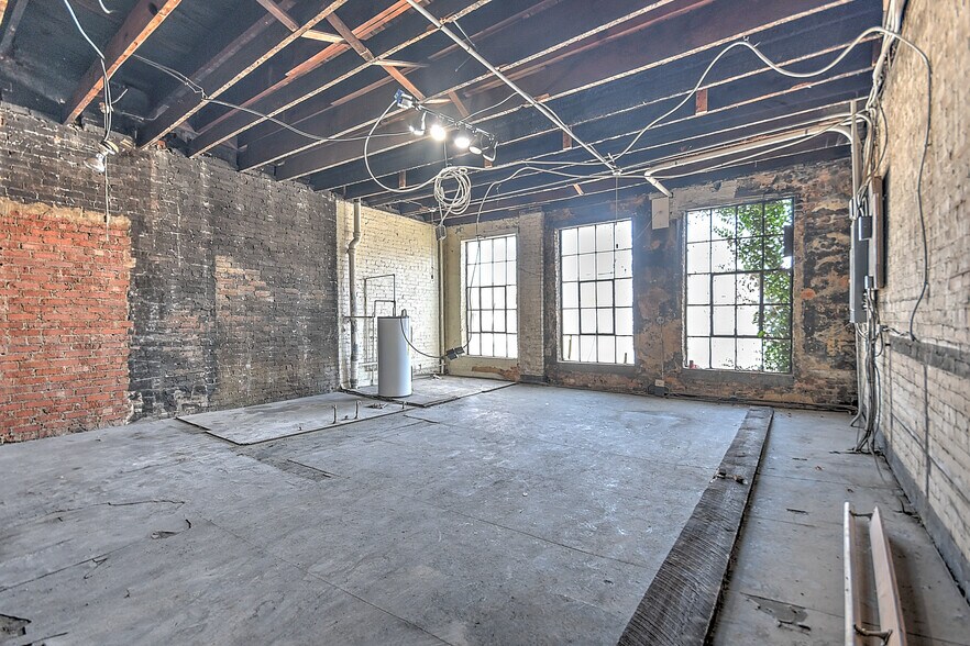 More Photos Of 531 State St, Bristol Storefront Retail Office For Sale