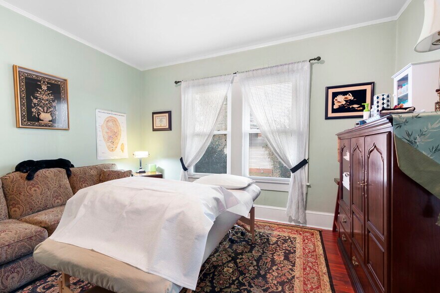 More Photos Of 106 Memorial Dr, Greer Medical For Sale