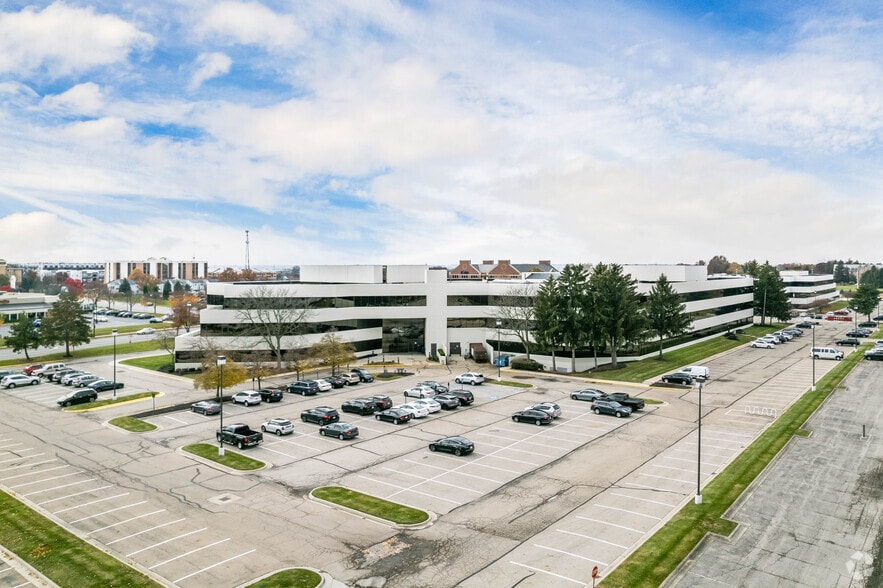 More Photos Of 100 E Campus View Blvd, Columbus Unknown For Lease