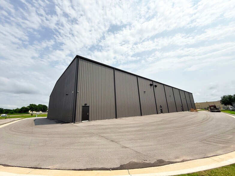 More Photos Of 1816 N 109th East Ave, Tulsa Distribution For Lease