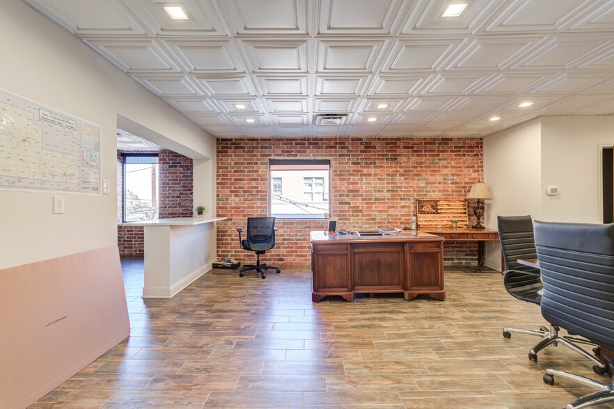 More Photos Of 1312 Texas Ave, Lubbock Office For Sale