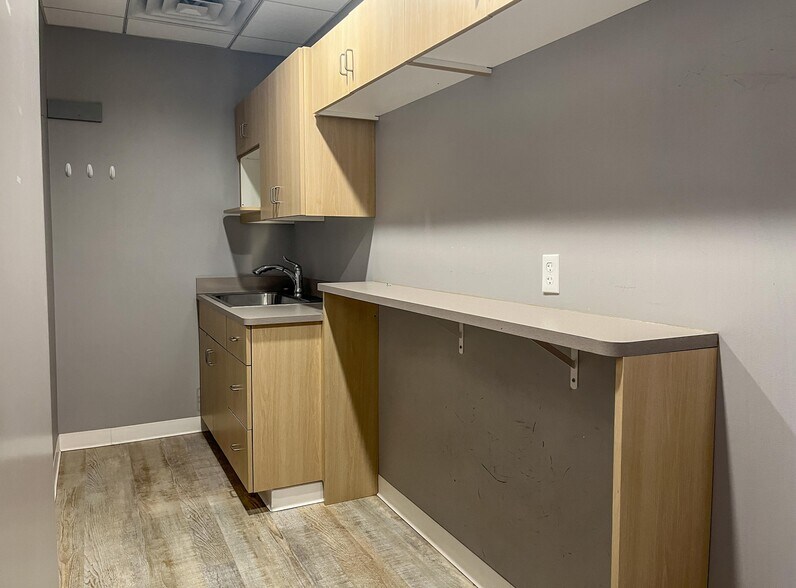 More Photos Of 101 1st Ave SW, Rochester Hotel For Lease