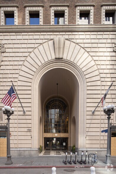 More Photos Of 818 W 7th St, Los Angeles Telecom Hotel Data Hosting For Lease