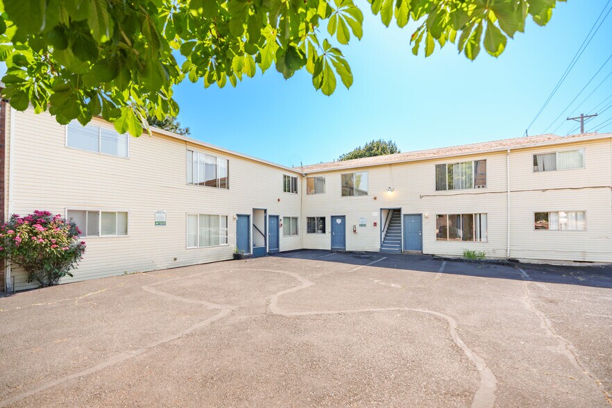 Primary Photo Of 9512-9524 N Oswego Ave, Portland Apartments For Sale