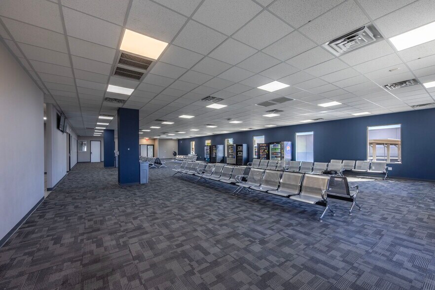 More Photos Of 4047 Ponderosa Way, Las Vegas Industrial For Sale
