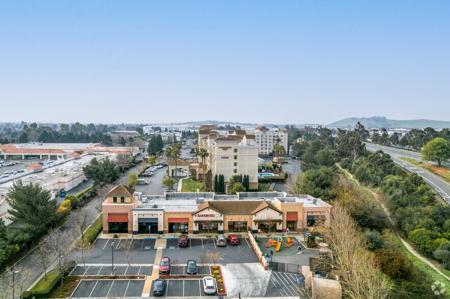 More Photos Of 34883-34891 Newark Blvd, Newark General Retail For Lease