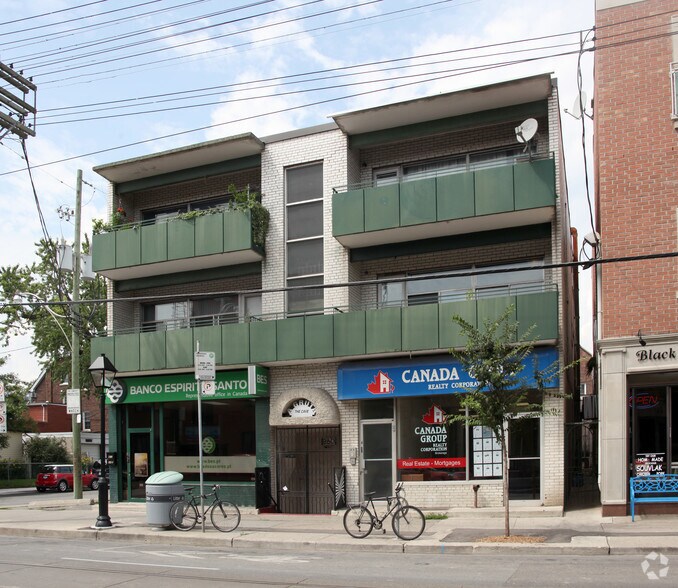 More Photos Of 860 College St, Toronto Storefront Retail Residential For Lease