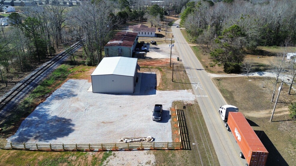 More Photos Of 1001 Old Columbus Rd, Opelika Light Distribution For Lease
