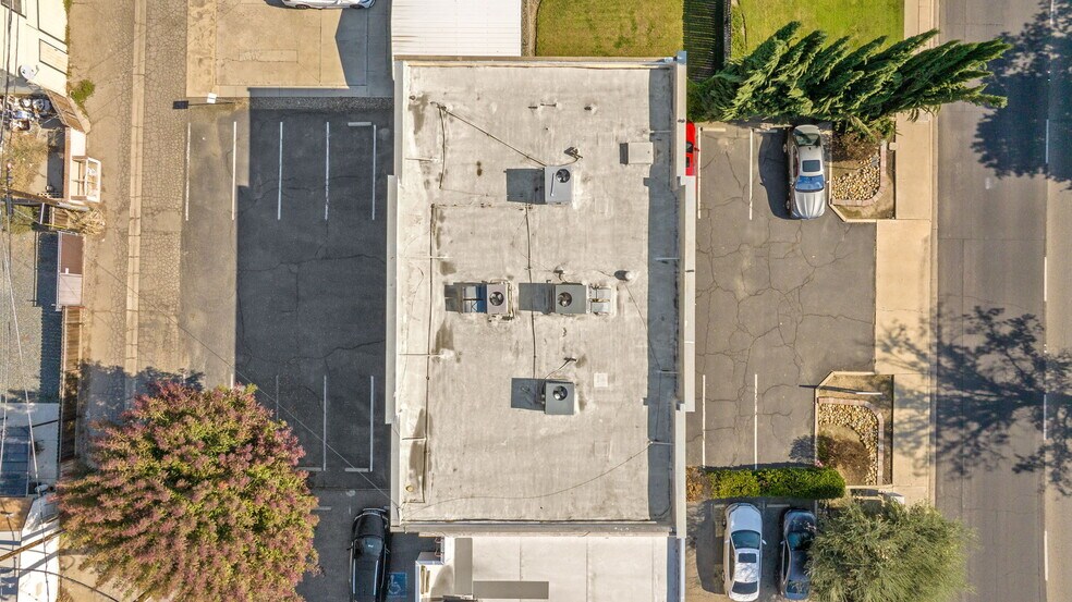 More Photos Of 1606 W Mineral King Ave, Visalia Office For Sale