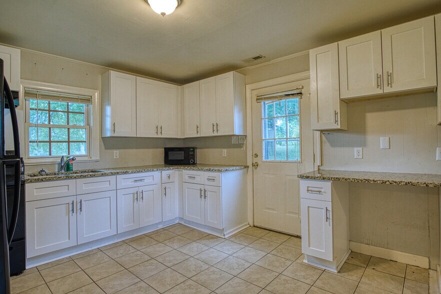 More Photos Of 19612 & 19630 Oak St, Cornelius Apartments For Sale