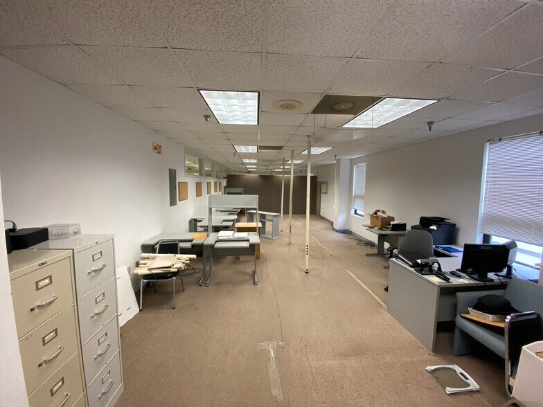 More Photos Of 4514 19th Street Ct E, Bradenton Manufacturing For Sale