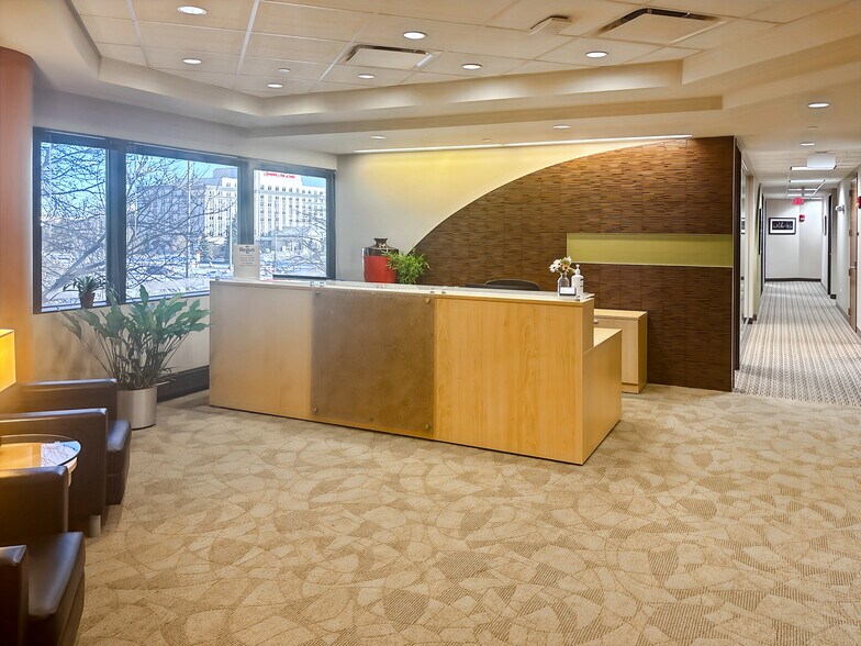 More Photos Of 5250 Old Orchard Rd, Skokie Coworking Space