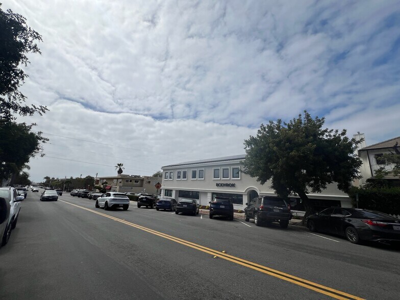 More Photos Of 1150 Silverado St, La Jolla Office For Lease
