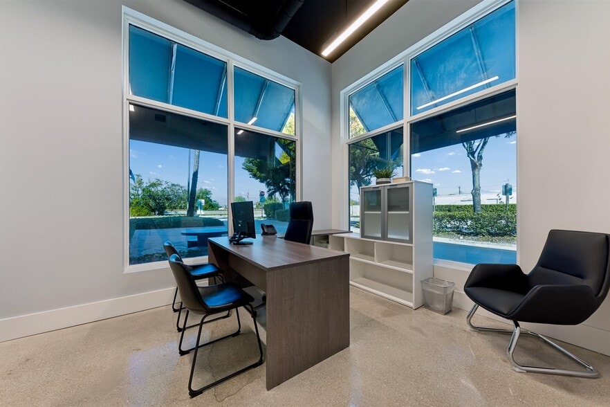 More Photos Of 826 N Dixie Hwy, Lantana Apartments For Sale