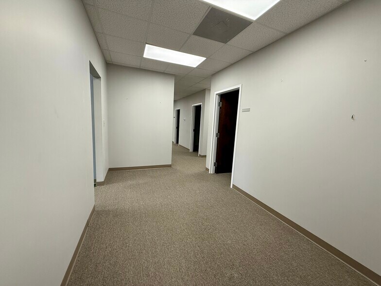 More Photos Of 142 Aqua Shed Ct, Aberdeen Flex For Lease