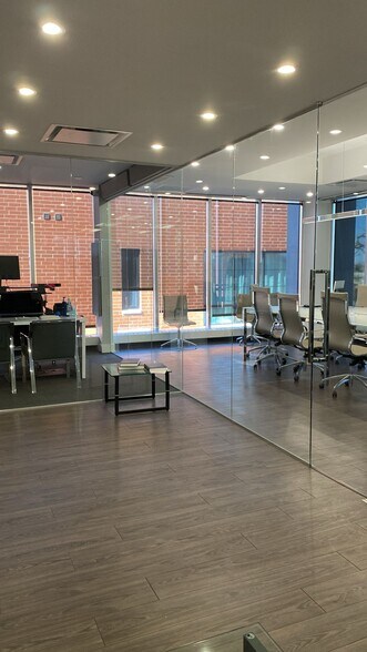 More Photos Of 6232 N Pulaski Rd, Chicago Office For Sale