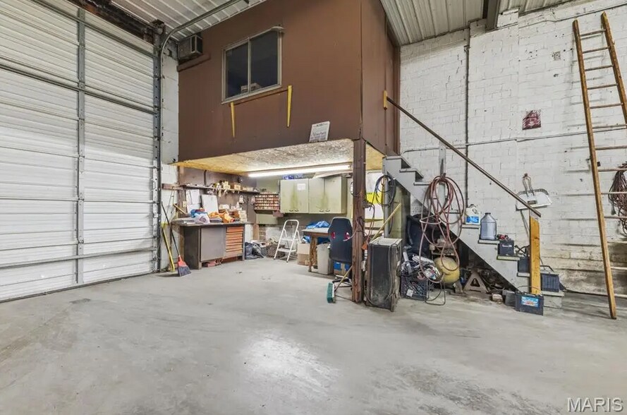 More Photos Of 2605 N 20th St, Saint Louis Industrial For Sale