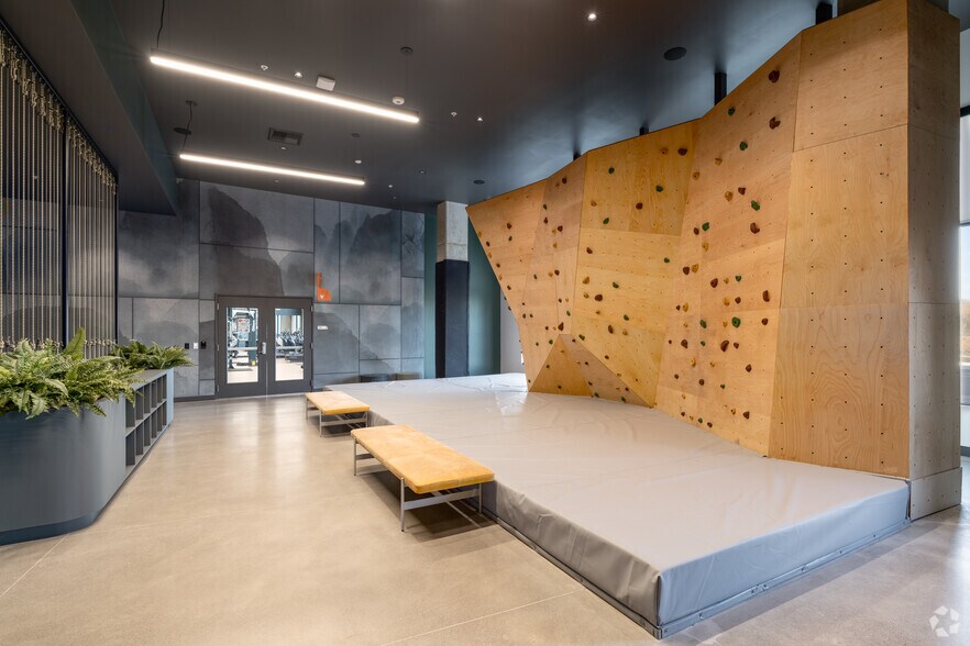 More Photos Of 1390 NE Compton Dr, Hillsboro Multifamily For Sale