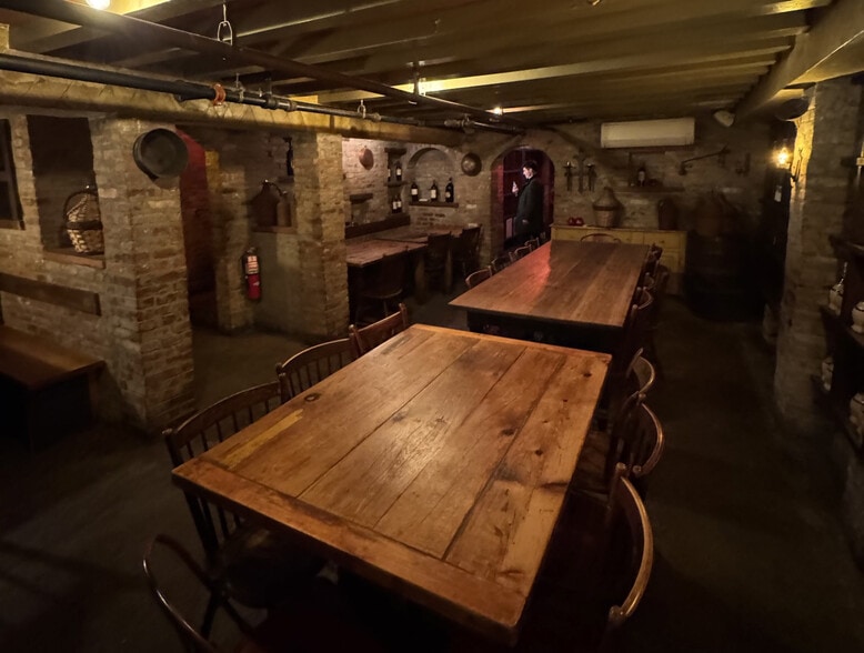 More Photos Of 68 5th Ave, Brooklyn Storefront Retail Residential For Lease