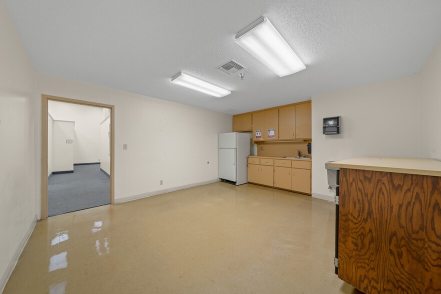 More Photos Of 506 SE 3rd Ave, Ocala Warehouse For Sale