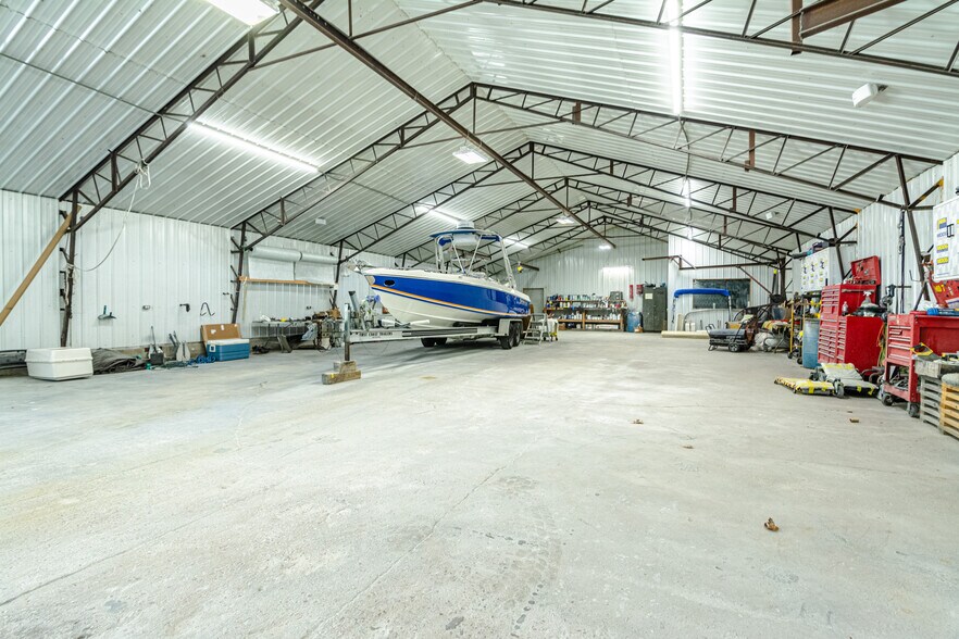 More Photos Of 1002 Susan Rd, Lake Ozark Warehouse For Sale