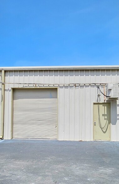 More Photos Of 1133 Industrial Blvd, Naples Manufacturing For Lease