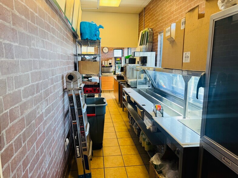 More Photos Of 321 N 2nd E, Rexburg Fast Food For Sale