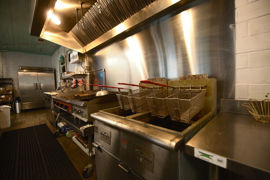 More Photos Of 15745 TX-204, Cushing Specialty For Sale