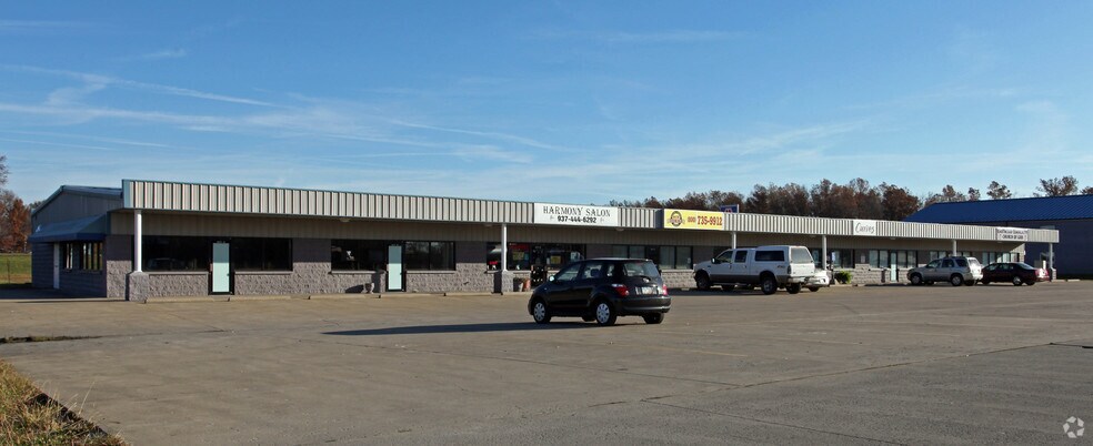 More Photos Of 101-117 32 Pky, Williamsburg Storefront For Lease