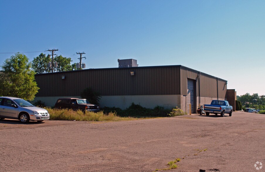 More Photos Of 22635 Heslip Dr, Novi Warehouse For Sale