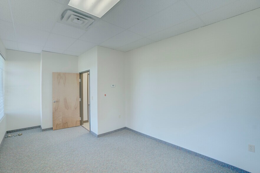 More Photos Of 2099 N Collins Blvd, Richardson Office For Lease