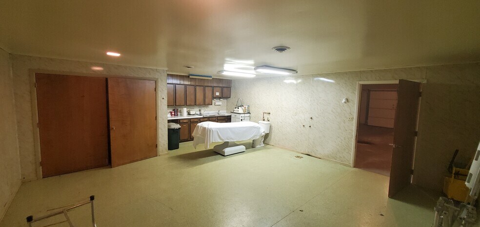 More Photos Of 302 W Corunna Ave, Corunna Office For Sale