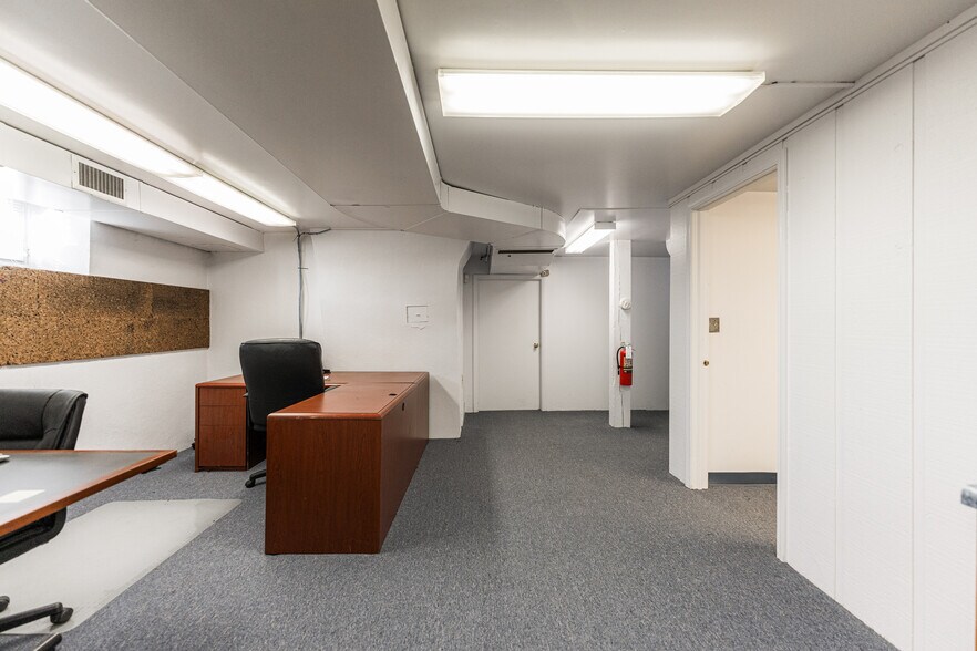 More Photos Of 223 E State St, Geneva Office For Sale