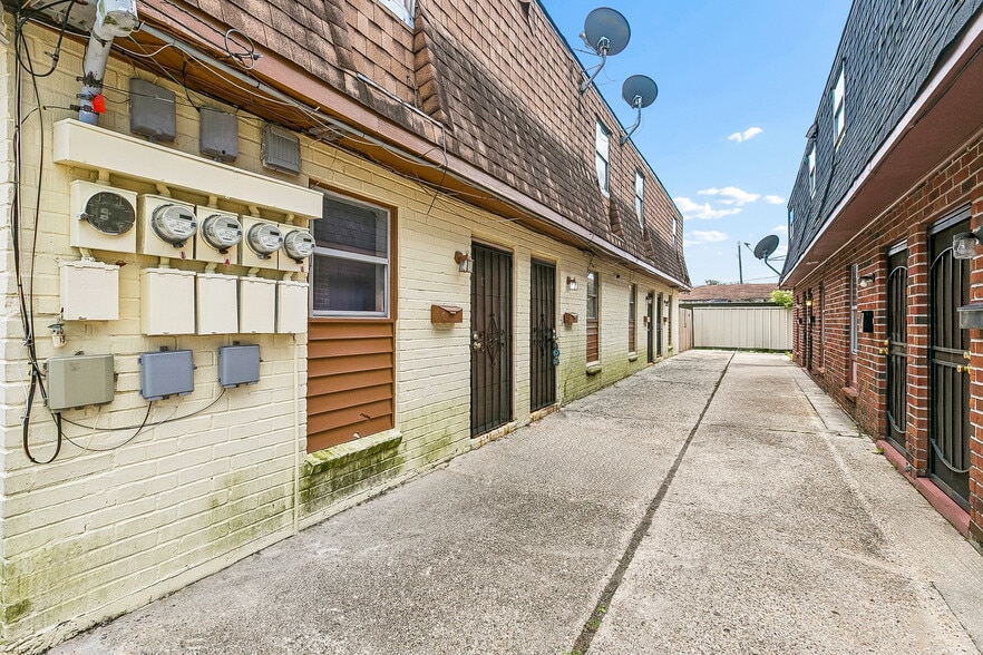 More Photos Of 7820 Means Ave, New Orleans Multifamily For Sale